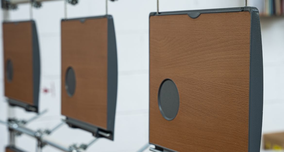 Tecnologia di processo incollaggio Clerprem per assemblaggi leggeri e resistenti dei componenti sedile